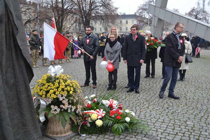 Święto Niepodległości w Częstochowie. Msza święta w Archikatedrze i marsz aleją NMP [ZDJĘCIA]