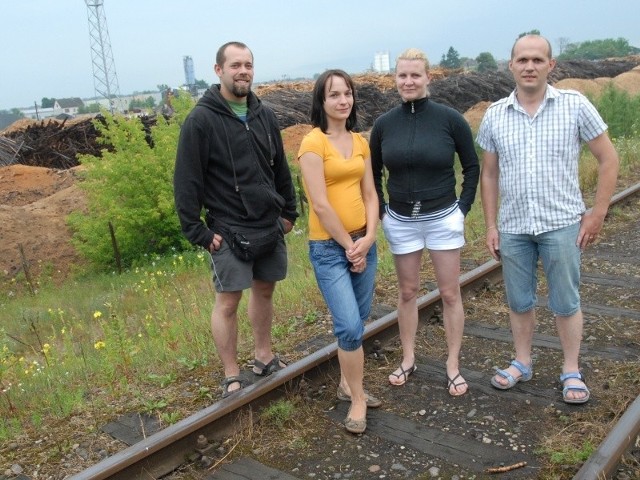 Mieszkańcy osiedla Leśnego (od lewej: Mariusz Głosek, Marta Głosek, Ewa Krupka i Marcin Maciejewski).