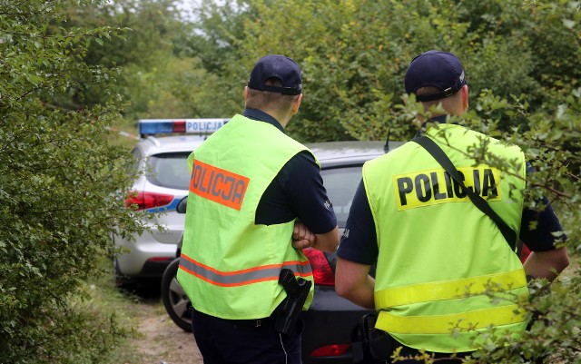 Obaj mężczyźni w środę trafili do policyjnej izby zatrzymań.