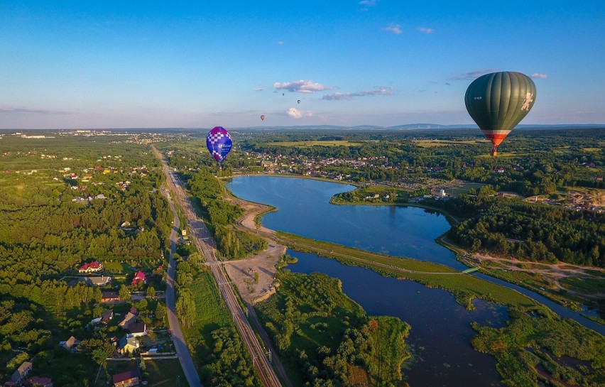 Wspaniałe balony nad Wąchockiem i Starachowicami. W sobotę pokazy nocne