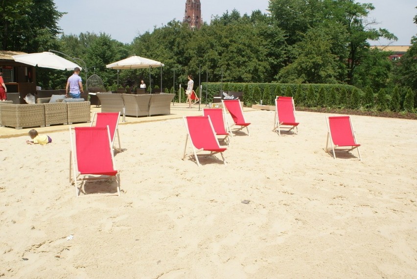 Caffe Plaża powstała w centrum Dąbrowy Górniczej, w parku...