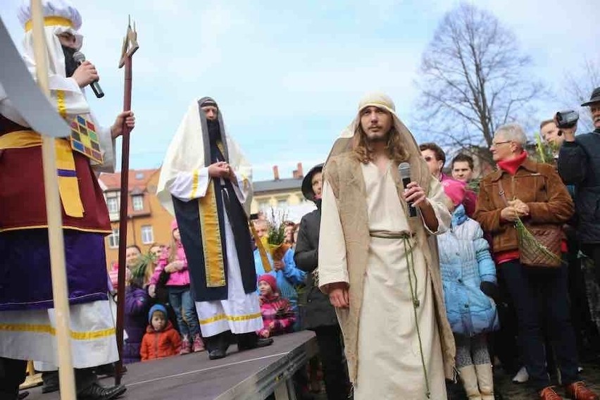 Wczoraj przeżywaliśmy uroczystości Wielkiego Czwartku