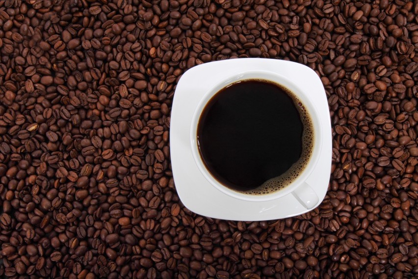 Dobra kawa wcale nie musi być czarna. Zwykle za mocnym...