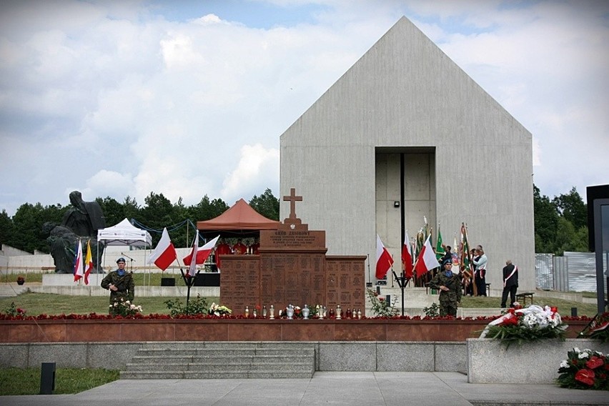Podniosłe uroczystości w rocznicę pacyfikacji Michniowa – wsi-symbolu martyrologii wsi polskiej
