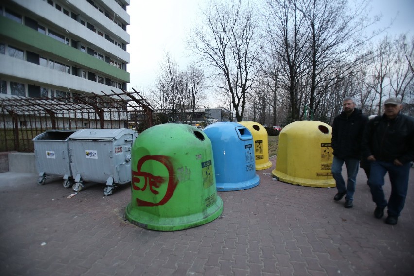 Katowice, osiedle Tysiąclecia. Segregacja odpadów już się...