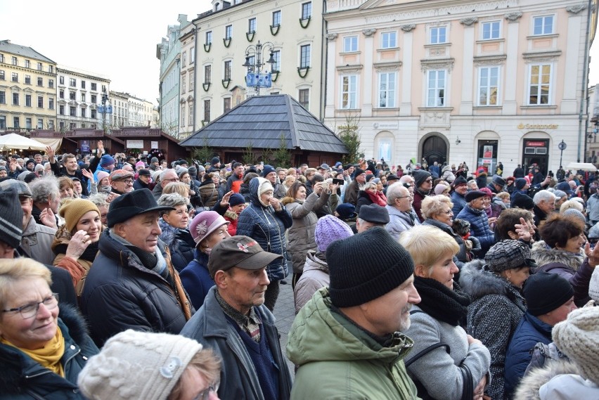 Gmina Zielonki promuje się w Krakowie. Muzycy, gawędziarze, śpiewacy na tarach bożonarodzeniowych