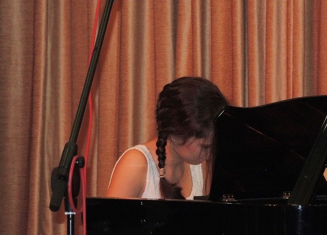 Angelika Wabik zagrała w jazzowej aranżacji utwór "Jingle bells".