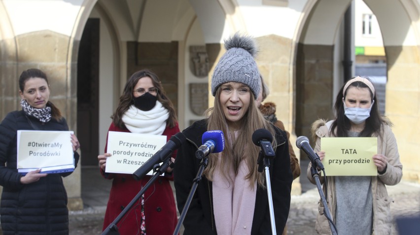 Pod hasłem "Tata przy porodzie" na Rynku w Rzeszowie odbyła...