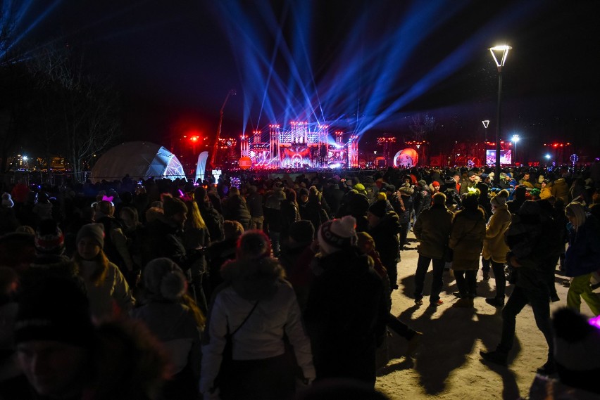 Zakopane. Tak bawiliśmy się na Sylwestra rok temu. Wielki koncert, gwiazdy i wielkie tłumy [ZDJĘCIA]