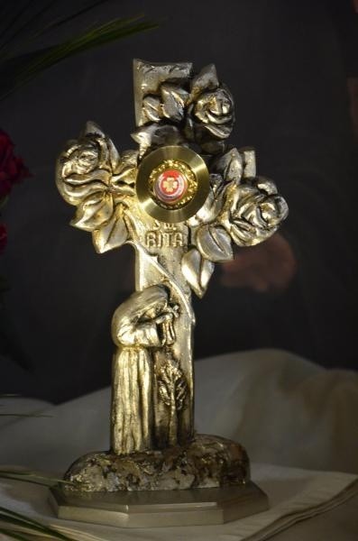 Relikwie świętej Rity uroczyście wprowadzone do kościoła Wszystkich Świętych w Brzezinach. To patronka spraw trudnych i beznadziejnych