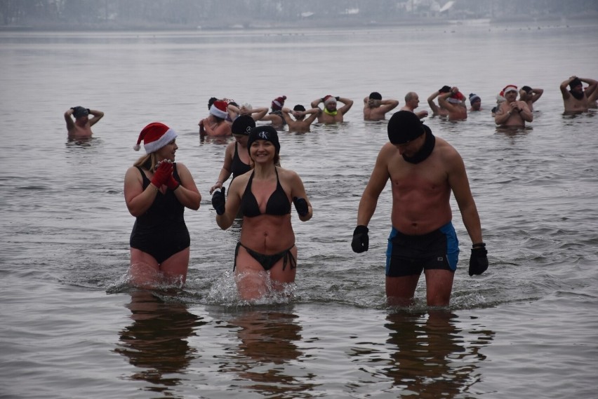 Mnóstwo wspaniałych ludzi zebrało się na plaży w Kuźnicy...