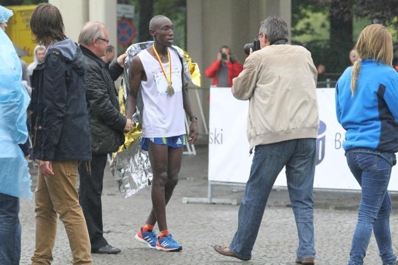 Maraton Wrocław 2013 - [WYNIKI, ZDJĘCIA Z METY, KLASYFIKACJA ZAWODNIKÓW, CZASY]