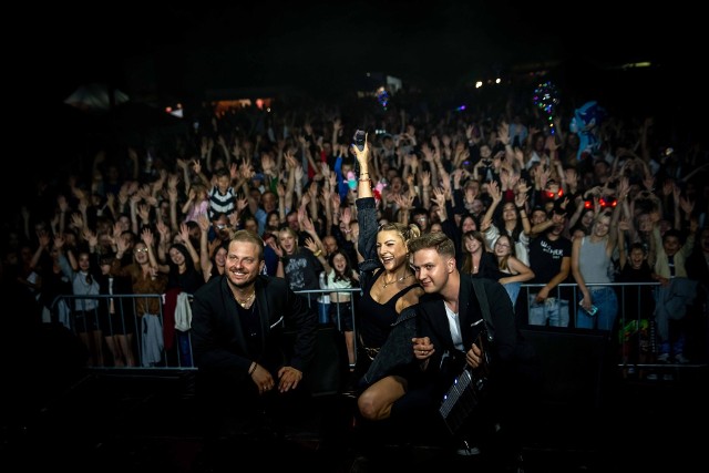 Niedzielna impreza w Solcu nad Wisłą przyciągnęła tłum mieszkańców całego powiatu lipskiego i nie tylko. Było mnóstwo atrakcji, w tym festyn, zabawy dla dzieci i oczywiście koncert. Gwiazdą wieczoru była grupa Piękni i Młodzi.