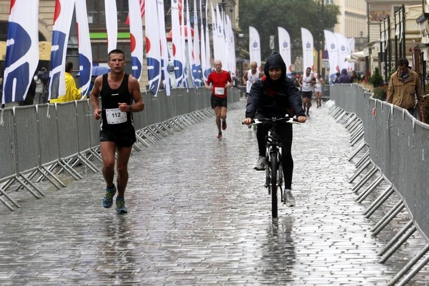 Maraton Wrocław - ZDJĘCIA - zawodnicy z numerami 1 - 200