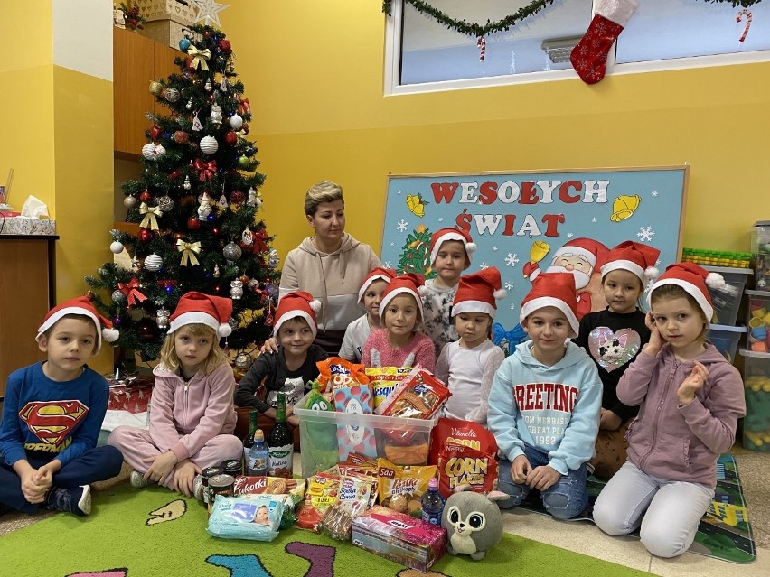 Uczniowie ze szkoły podstawowej numer 2 w Przysusze pomogli maluchom w Domu Dziecka w Łodzi