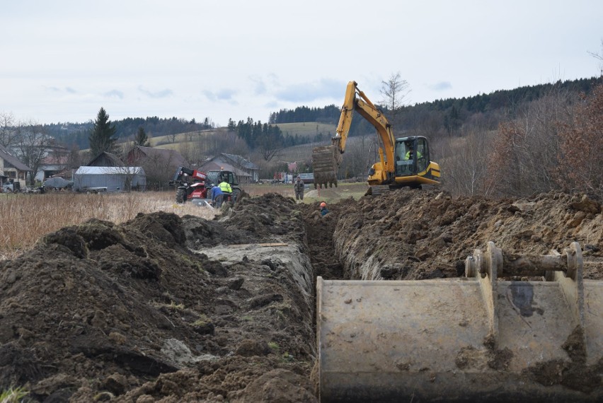 Stary Sącz. Gmina rozbudowuje wodociągi i kanalizację za grube miliony