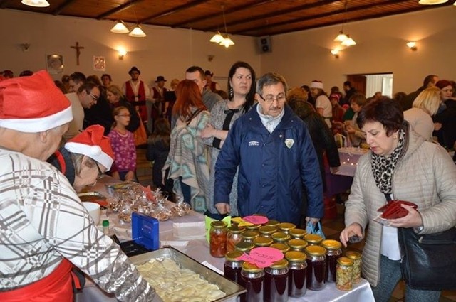 Jarmark Bożonarodzeniowy 2015 w Łubiance przyciągnął tłumy [zdjęcia]