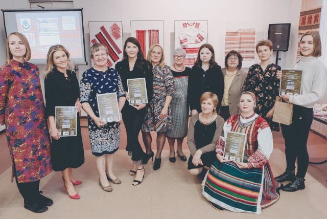 WOAK Białystok rozstrzygnął dwa konkursy - na tkaninę tradycyjną i obiekt inspirowany tkaniną ludową