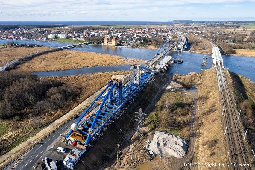 Montaż przęsła nowego mostu na S3. Widowiskowa operacja w Wolinie