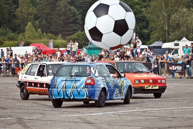 W Kamieniu Śląskim podczas Automaster Show 2015 zobaczyliśmy pełne emocji widowisko piłki samochodowej