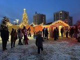 Jarmark Bożonarodzeniowy, choinka i koło młyńskie w Dąbrowie Górniczej. 4 grudnia można już było poczuć magię świąt!