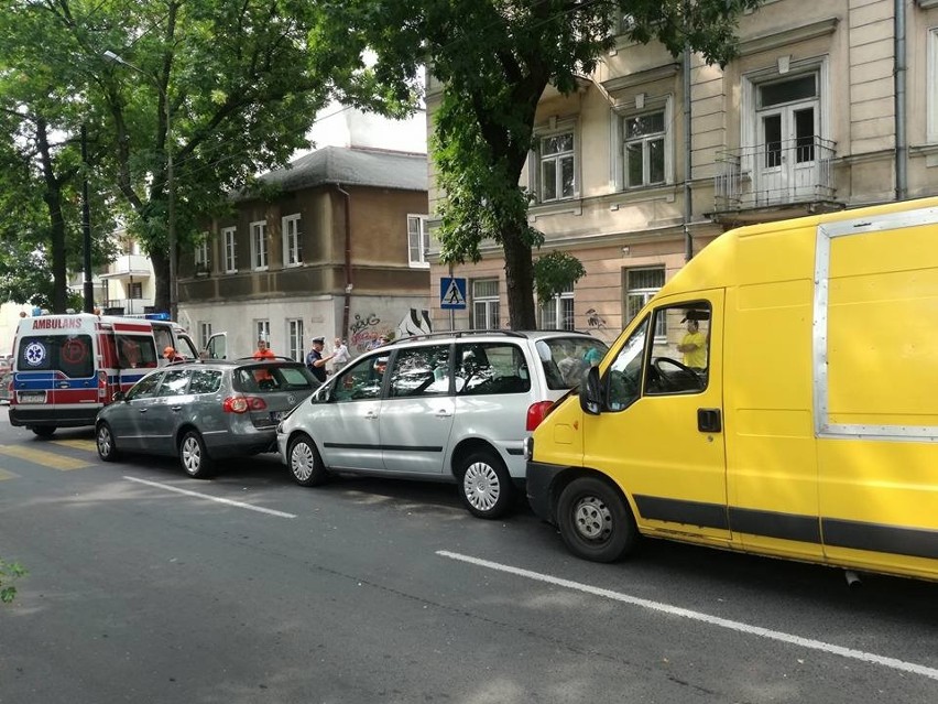 Kolizja na ul. Lubartowskiej. Zderzyły się trzy samochody