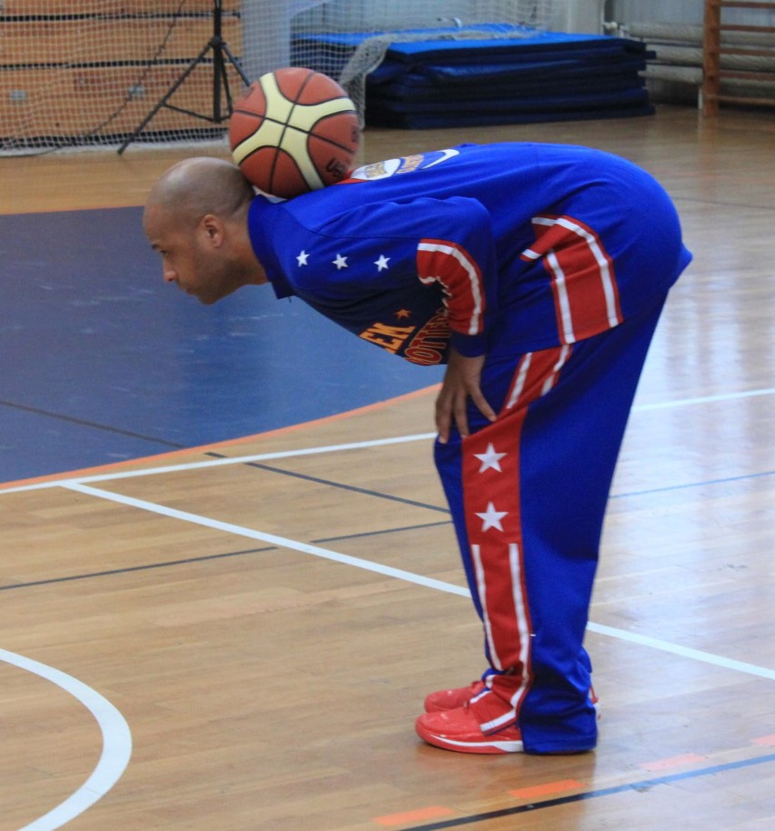 Koszykarze Harlem Globetrotters na specjalnym pokazowym...