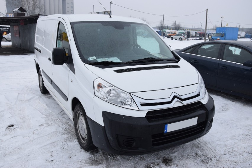 1. Citroen Jumpy. Silnik 2,0 diesel, rok produkcji 2013,...