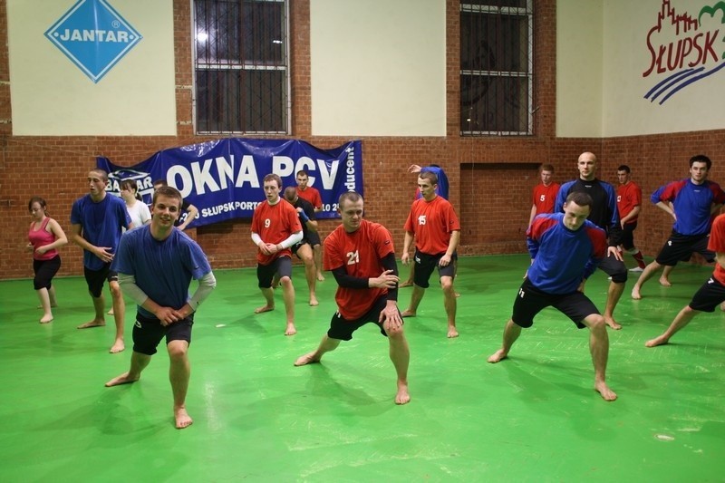 Pilkarze Gryfa Slupsk na treningu Muay Thai