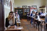 Matura 2019 z języka polskiego: Maturzyści z IV LO w Chorzowie tuż przed pierwszym egzaminem ZDJĘCIA