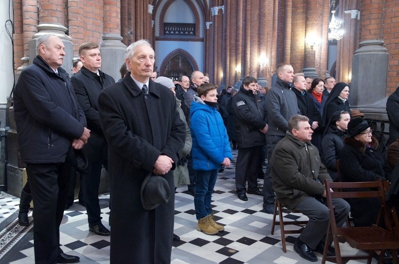 Po Mszy abp. Ozorowski zasiadł do śniadania wielkanocnego z...