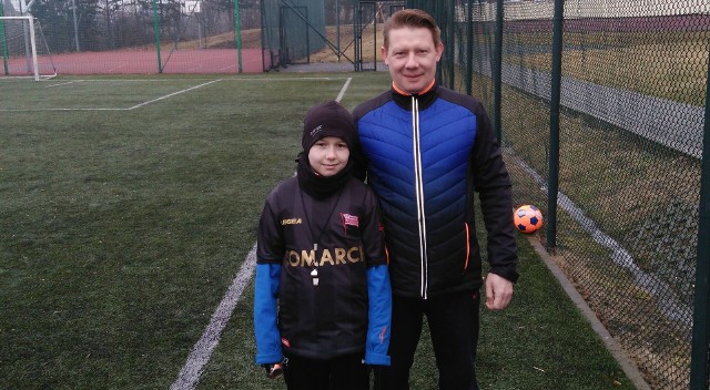 Trener Jawornika Andrzej Sender z 12-letnim synem Mateuszem