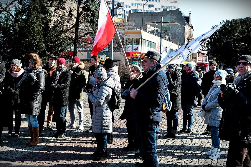 Szczecin: Protest przeciw rasizmowi i faszyzmowi. "Jedna rasa - ludzka rasa" [ZDJĘCIA, WIDEO]