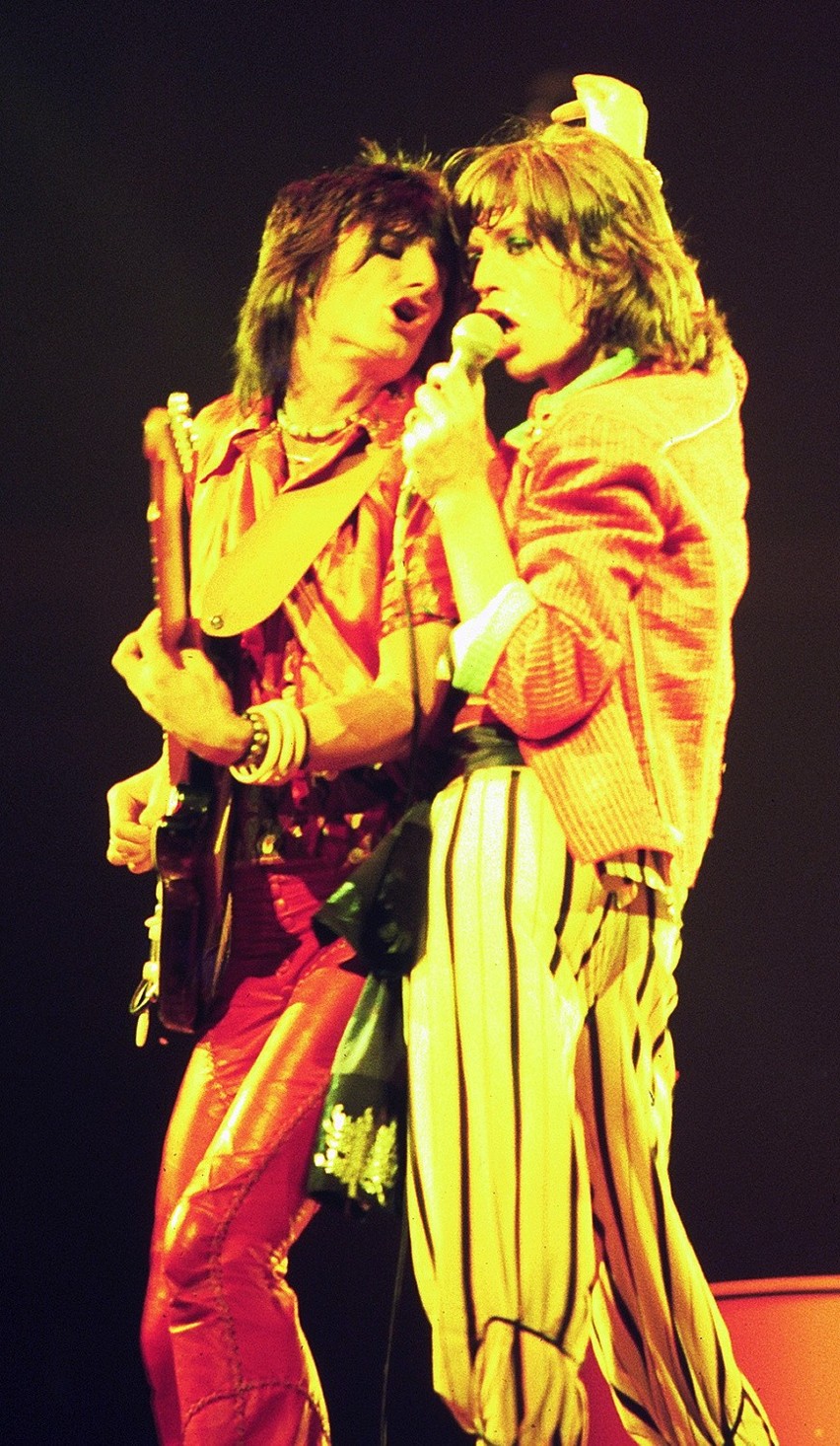 Mick Jagger i Ron Wood. 1975 rok. [3]