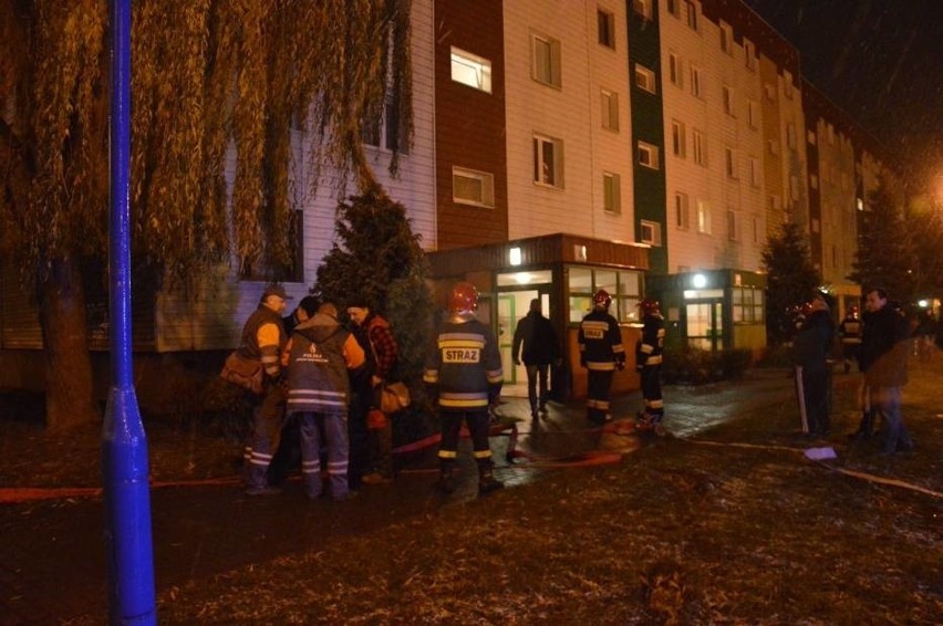 Groził sąsiadom, że wysadzi blok. Wszystkich mieszkańców ewakuowano [ZDJĘCIA]