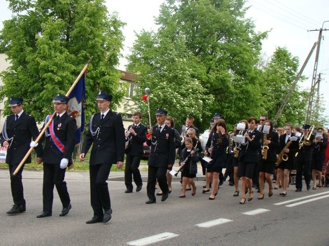 W ostatnią niedzielę całe Boćki rozbrzmiewały rytmiczną muzyką graną przez orkiestry uczestniczące w szóstej Paradzie Orkiestr Dętych OSP.