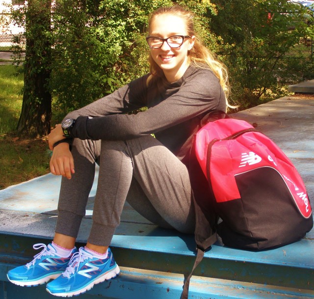 Angelika Sarna na kilka chwil przed rozpoczęciem treningu na stadionie przy Hutniczej 15.