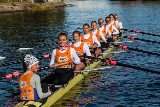 Kobieca ósemka z medalistkami z Rio gotowa do startu. Fot. Filip Kowalkowski