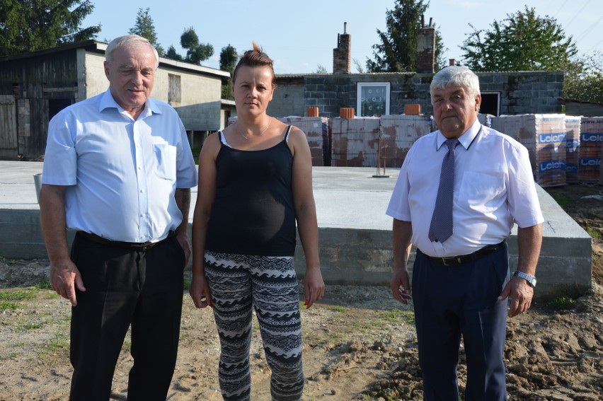 Cała gmina Wojnicz zaangażowała się w budowę domu dla...