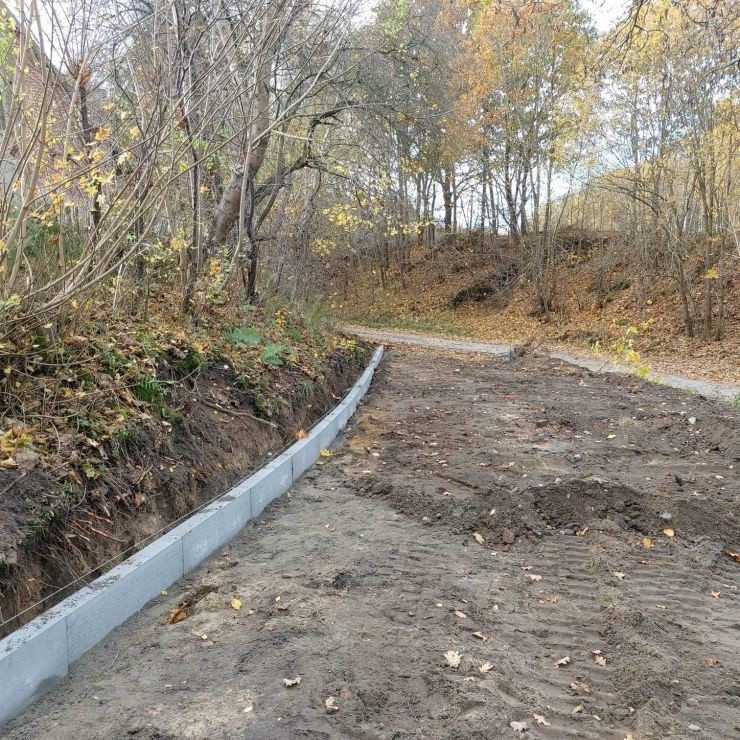 Rozpoczęła się przebudowa dróg gminnych w Niedarzynie (ZDJĘCIA)