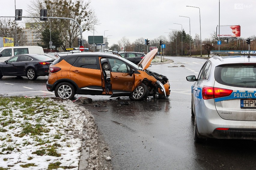 Wypadek na ulicy 26 Kwietnia w Szczecinie.