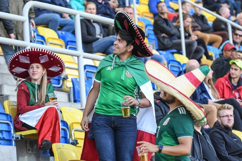 Fani z Ekwadoru dopisali w środę na stadionie w Gdyni i...