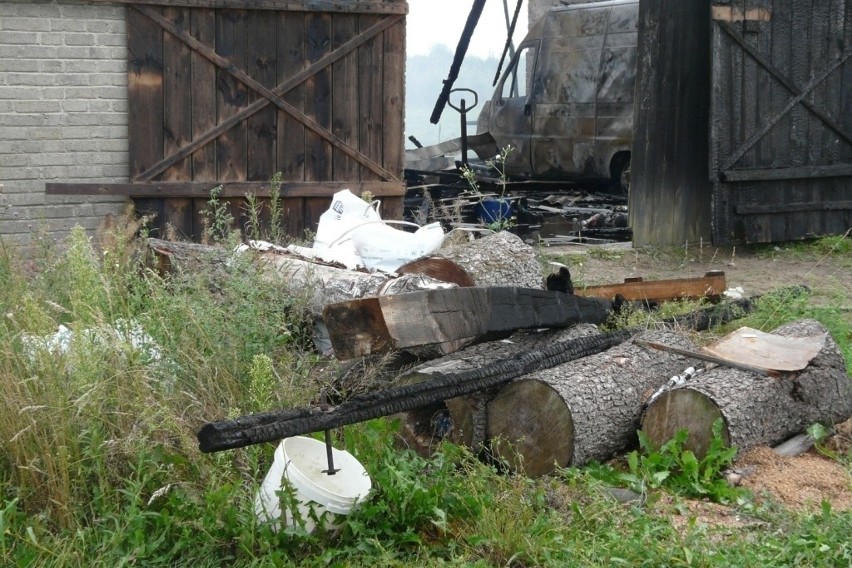 Tragiczny pożar we Władysławowie. W stodole znaleziono zwęglone zwłoki [ZDJĘCIA]