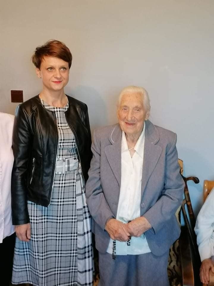 100 lat pani Stefanii Basak z gminy Obrazów. Żyje pełnią życia, zdradziła nam swój sposób na długowieczność w dobrej formie (ZDJĘCIA) 