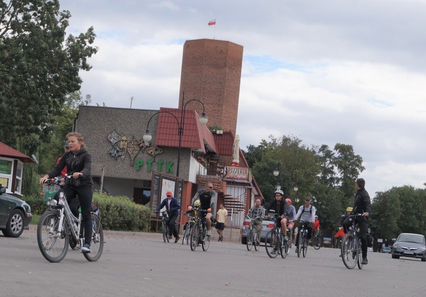 Start i meta trasy rowerowej wokół jeziora Gopło znajduje...
