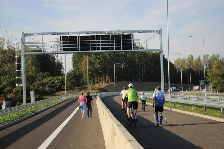 Ruda Śląska: Trzeci odcinek trasy łączącej DTŚ i autostradę A4 jest już gotowy ZDJĘCIA