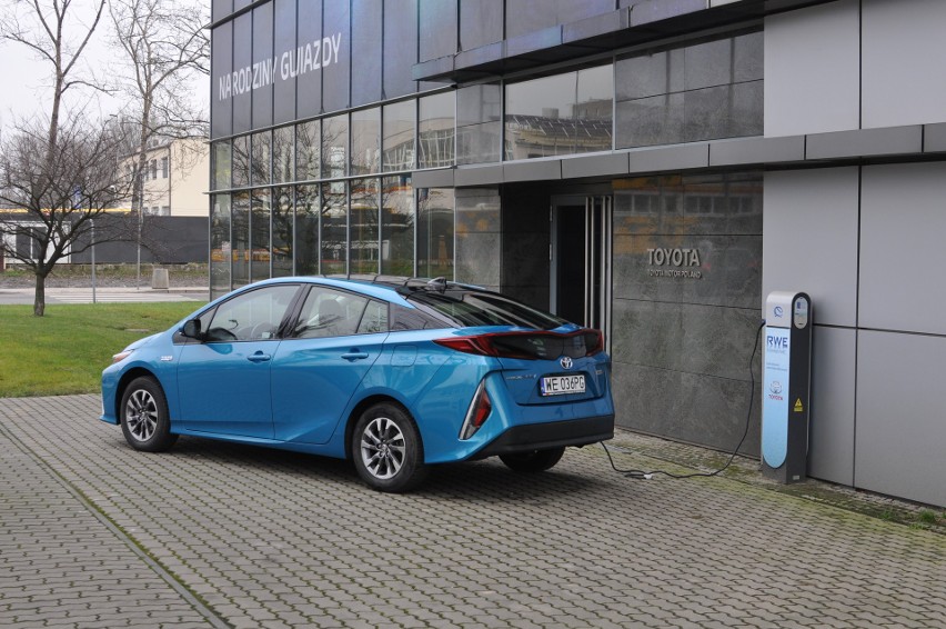 Toyota Prius Plug-in Hybrid...