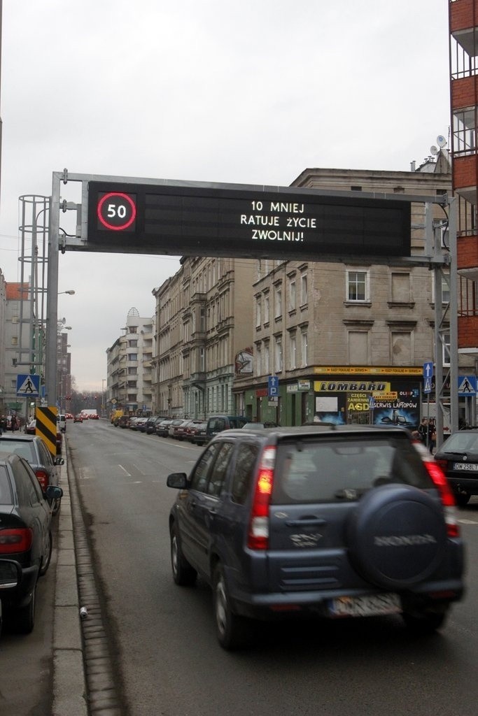 Wrocław: Awaria tablic informujących o korkach. Szukają przyczyny (ZDJĘCIA)