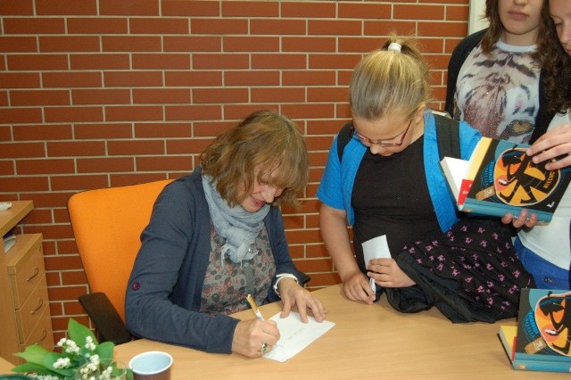 W Bibliotece Pedagogicznej w Bytowie odbył się konkurs czytelniczy "Czy znasz twórczość Barbary Kosmowskiej".