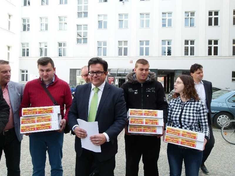 Twój Ruch i Stowarzyszenie Młodzi Demokraci - młodzieżówka...